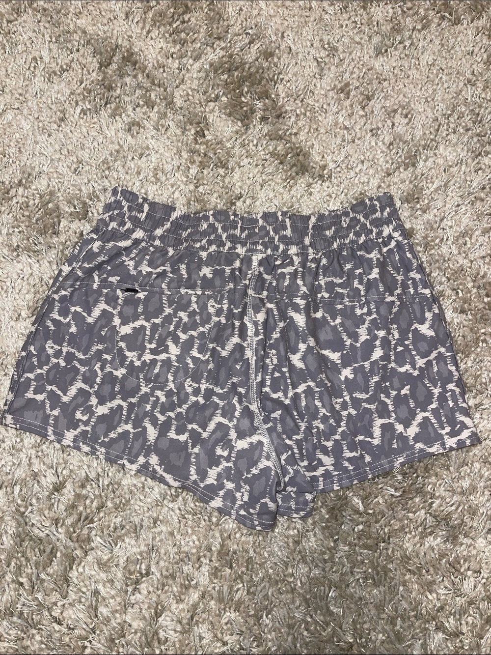 Vuori Shorts - Picture 3 of 4